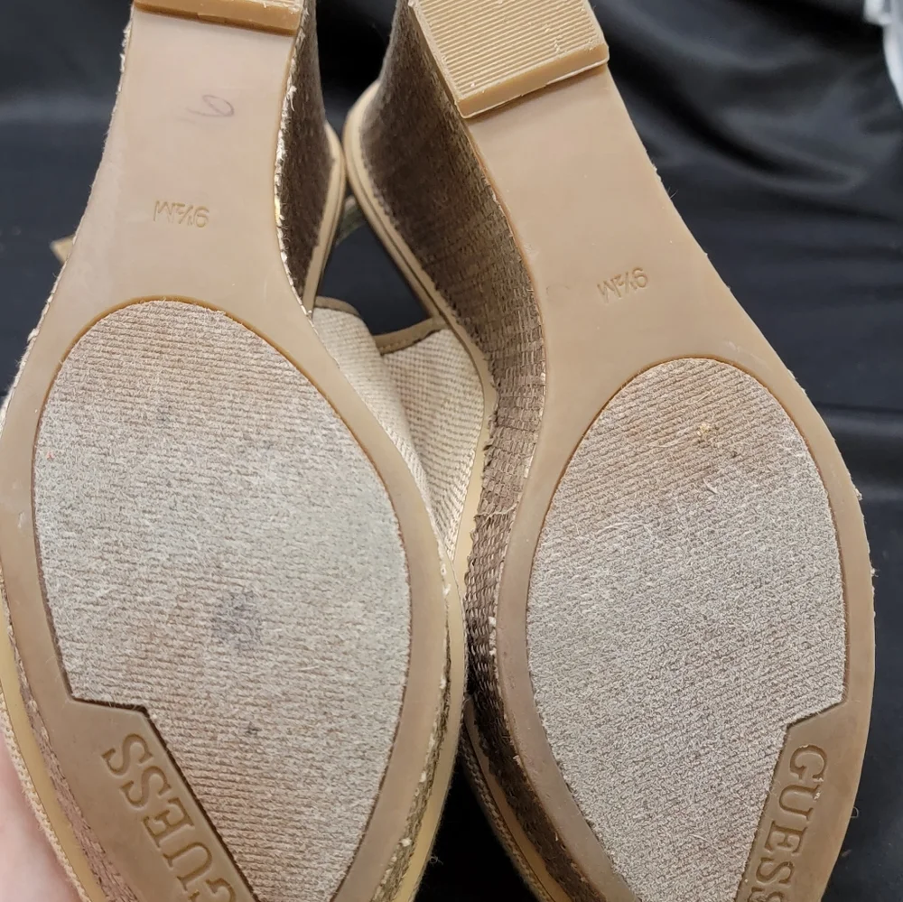 GUESS Slingback Close Toe Wedges‎ Size 9.5